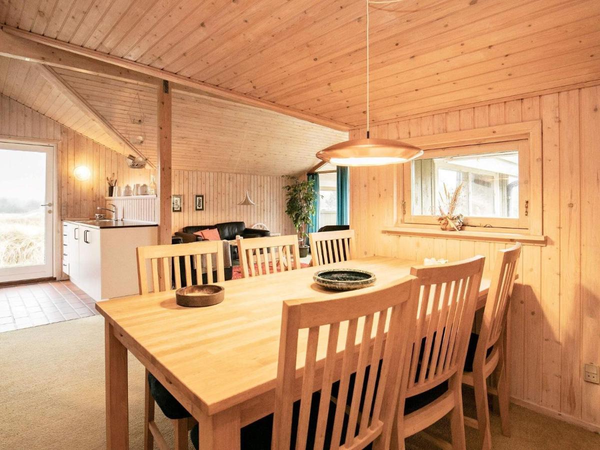 4 Person Holiday Home In Blokhus Exteriör bild